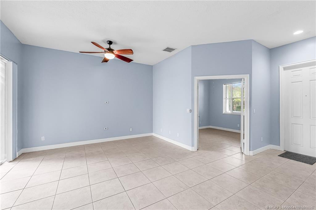 615 Ne Canoe Park Circle Property Photo 5