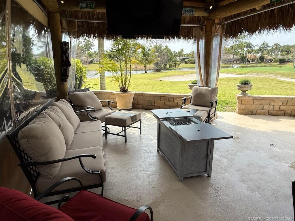 418 NW Chipshot Lane Property Photo 1