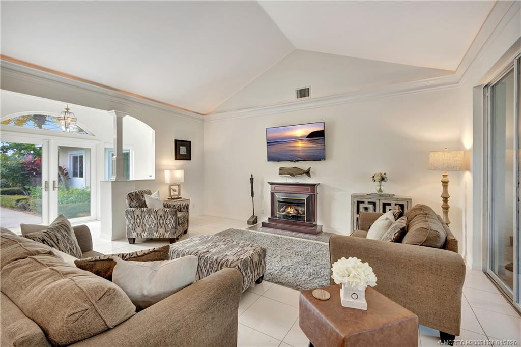 2018 Nw Laurel Oak Lane Property Photo 4