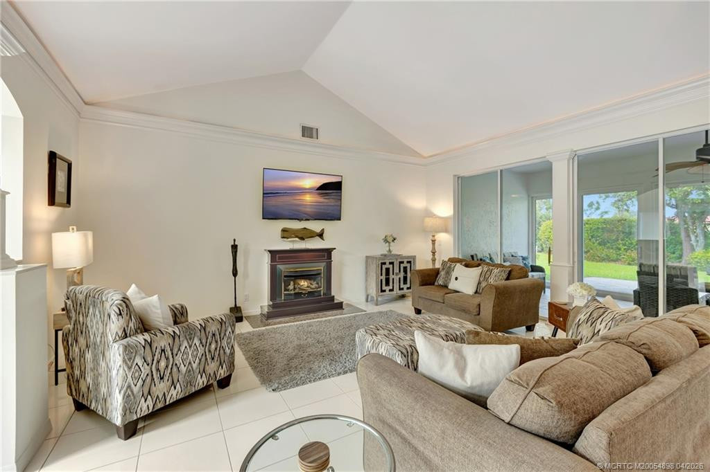 2018 Nw Laurel Oak Lane Property Photo 6