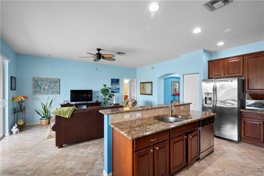 691 Sw Glen Crest Way Property Photo 13