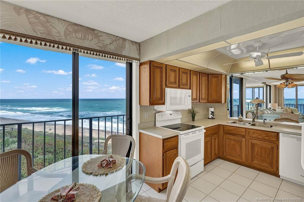 10000 S Ocean Drive 901 Property Photo 13