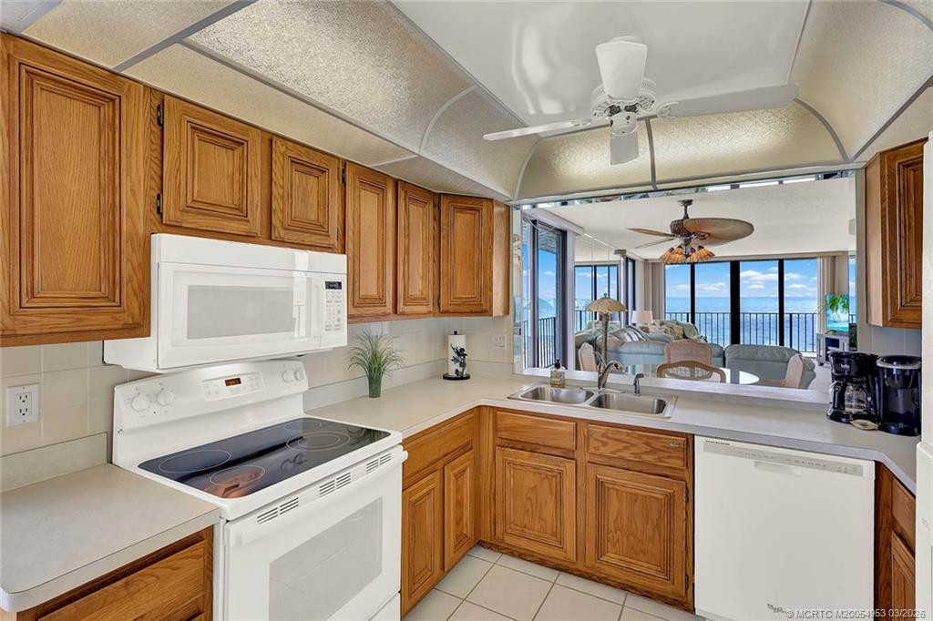 10000 S Ocean Drive 901 Property Photo 15