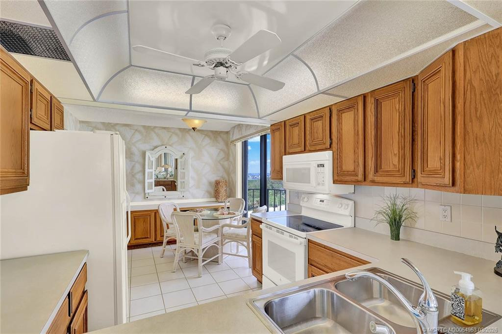 10000 S Ocean Drive 901 Property Photo 18