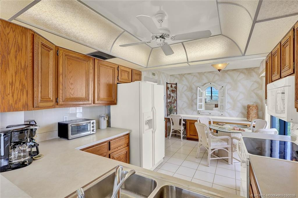 10000 S Ocean Drive 901 Property Photo 19