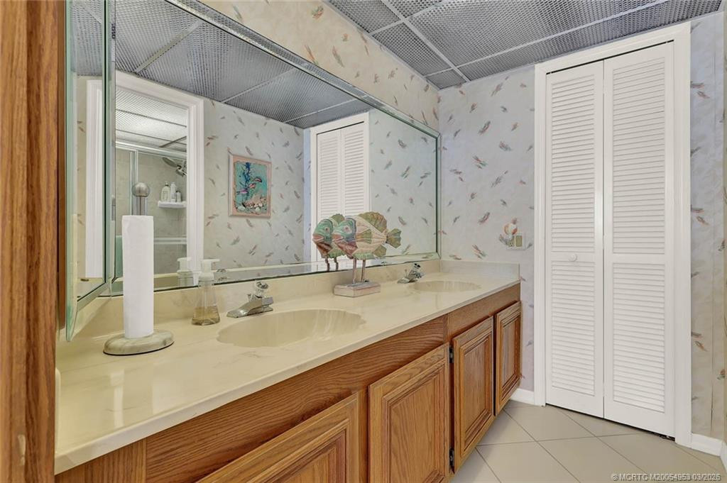 10000 S Ocean Drive 901 Property Photo 34