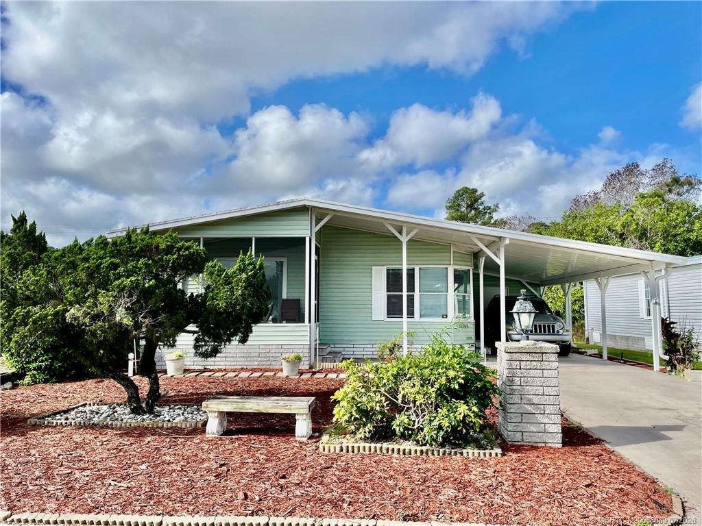 16300 Sw Indianwood Circle Property Photo 1