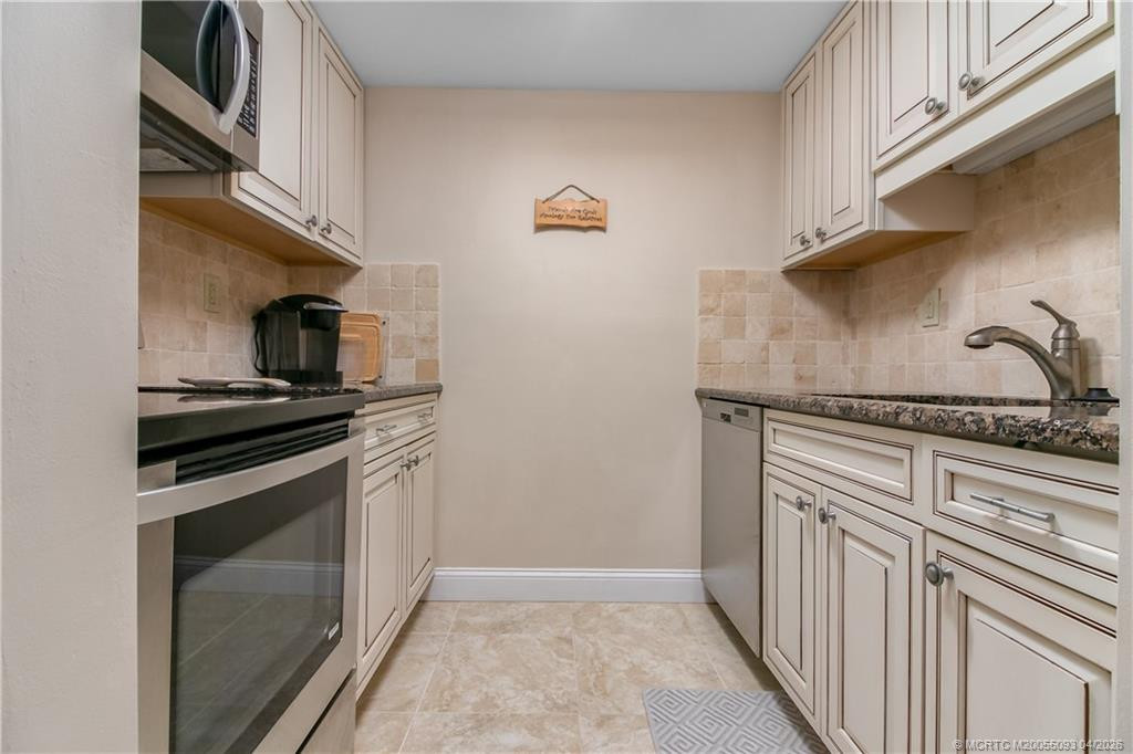 3792 Ne Ocean Boulevard 212n Property Photo 7