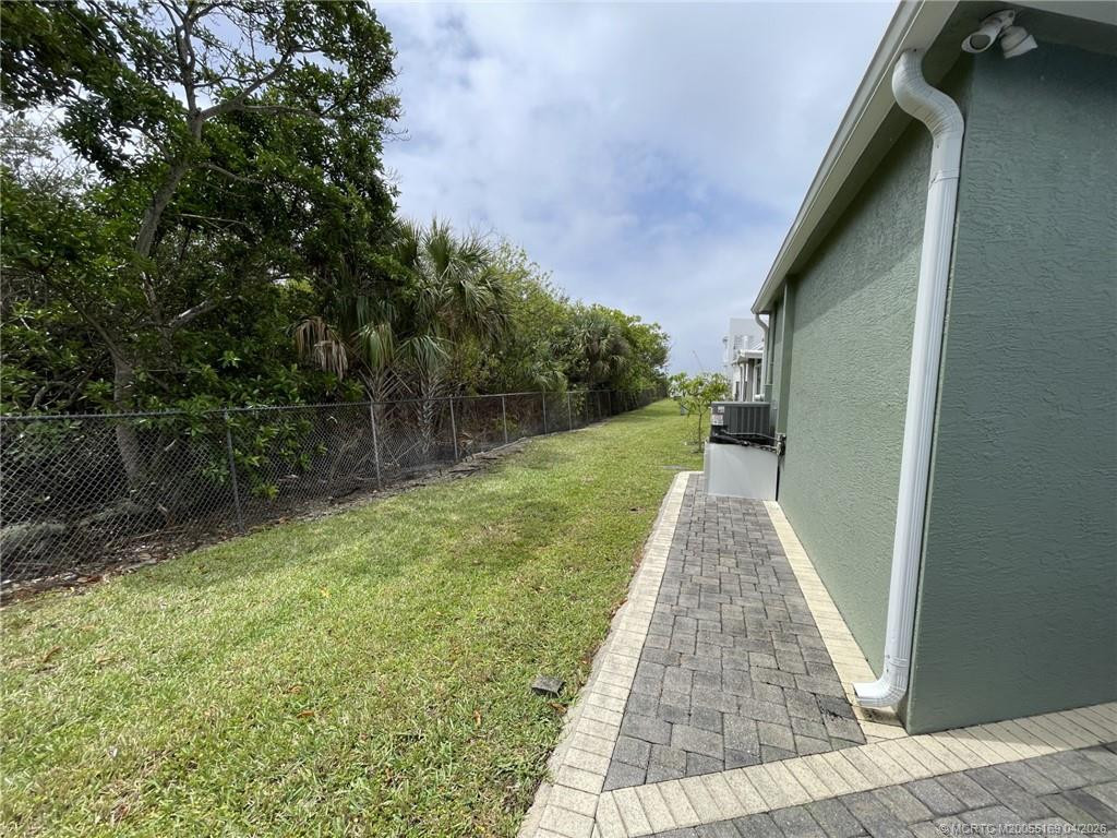 2005 Nettles Boulevard Property Photo 5