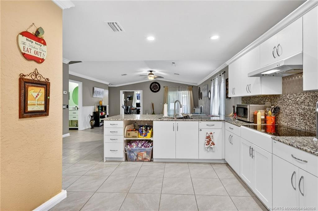 13981 Adelfa Avenue Property Photo 22