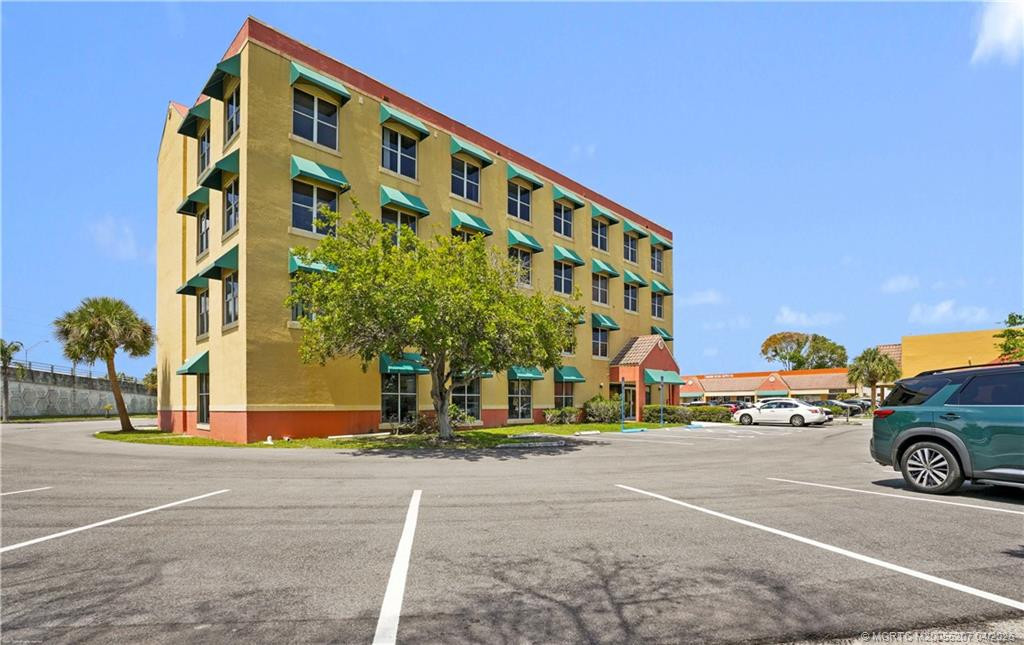 701 Nw Federal Highway Property Photo 14