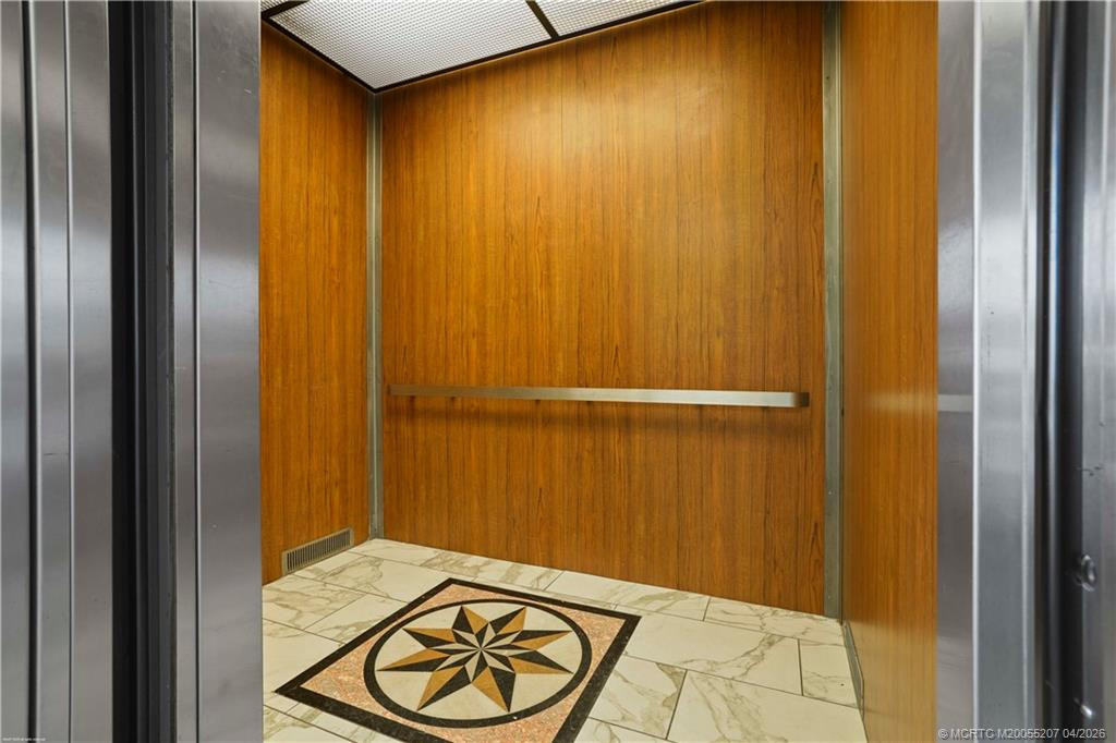 701 Nw Federal Highway Property Photo 19