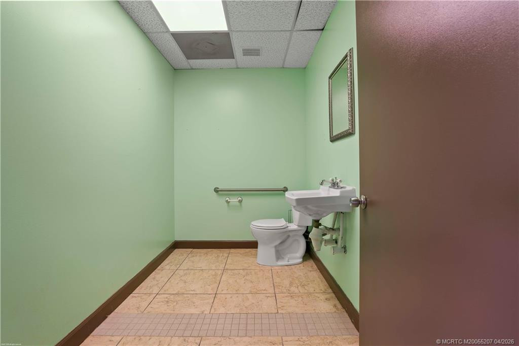 701 Nw Federal Highway Property Photo 27
