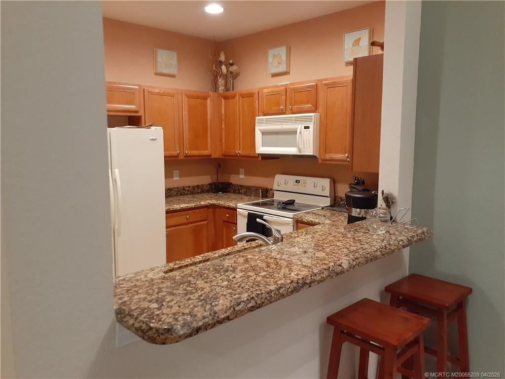 1571 Se Hampshire Way 104 Property Photo 6