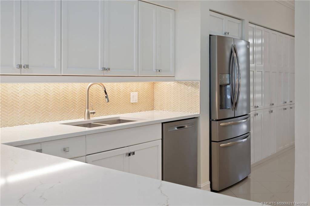 2001 Se Sailfish Point Boulevard 117 Property Photo 10