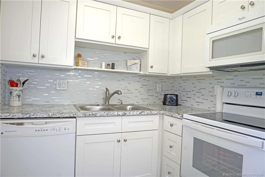 2600 Se Ocean Boulevard Q3 Property Photo 5