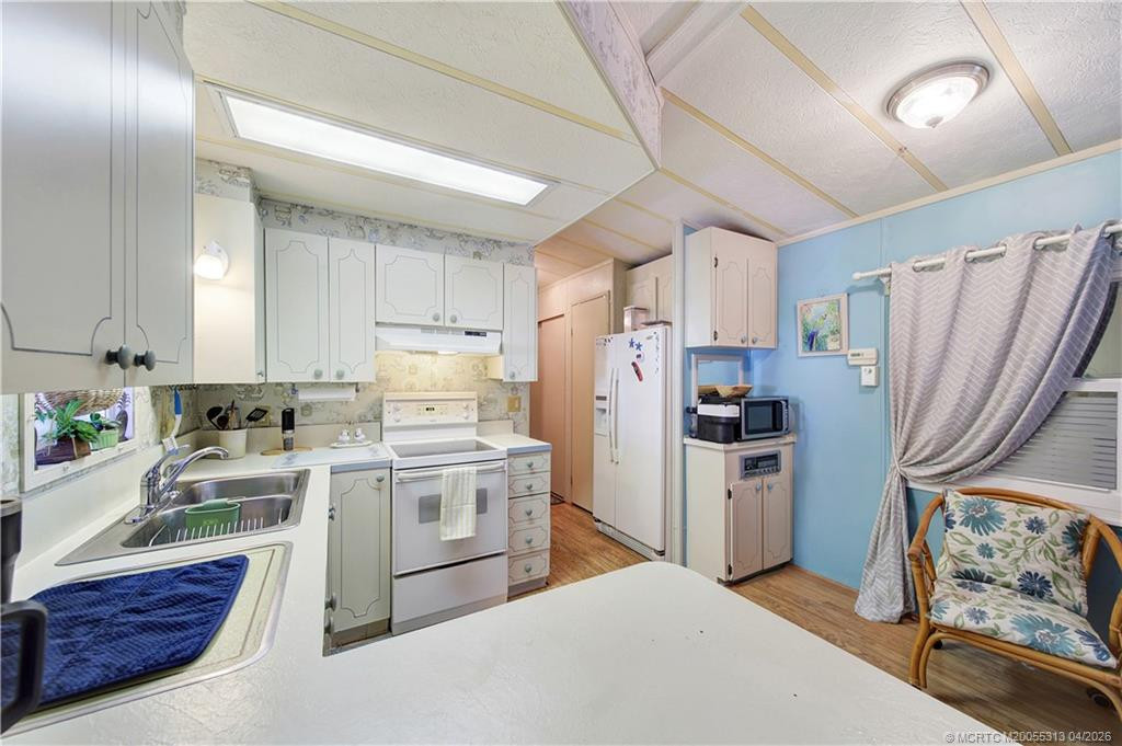 10701 S Ocean Drive 611 Property Photo 17
