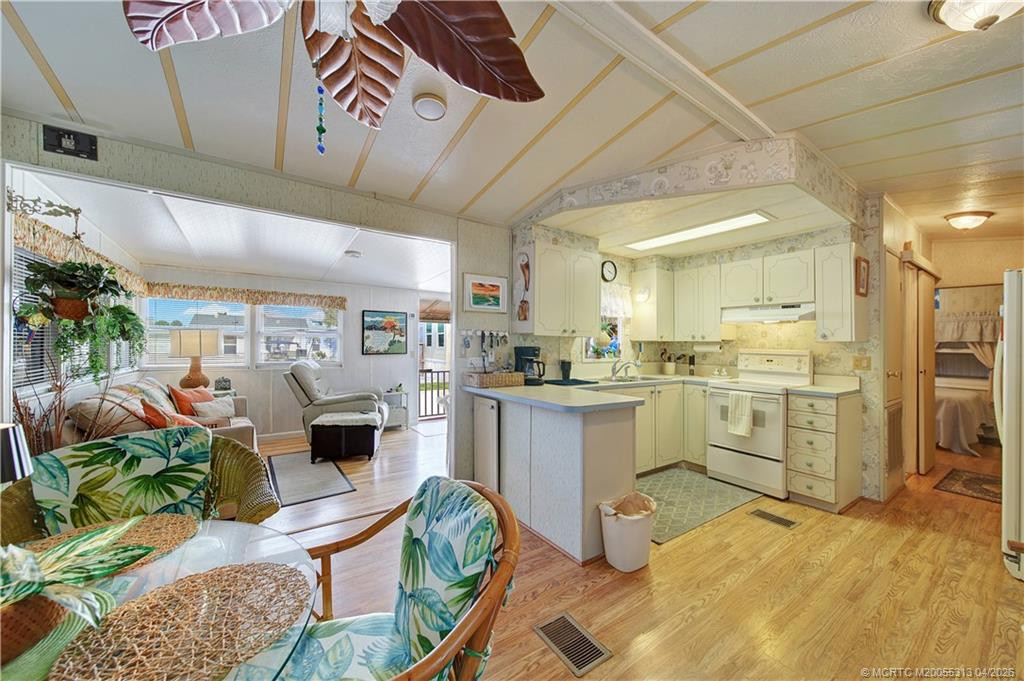 10701 S Ocean Drive 611 Property Photo 18