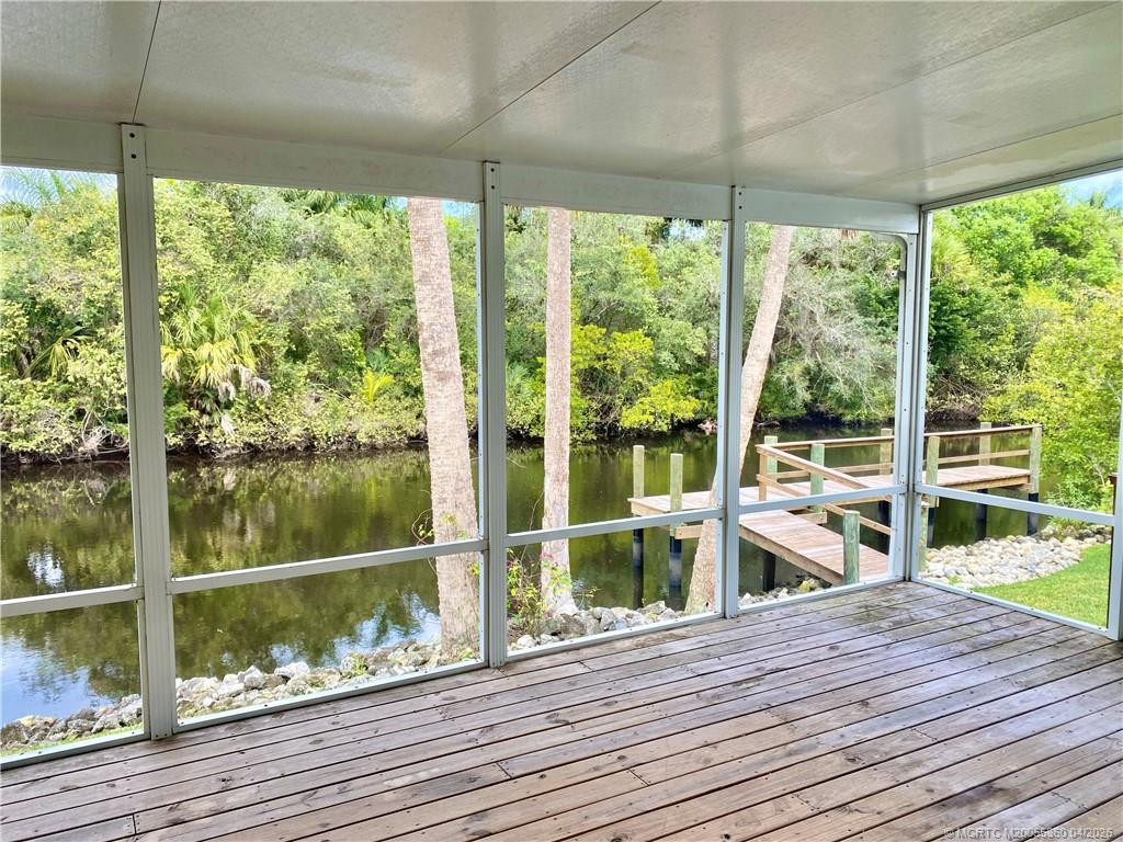 625 Sw Salerno Road Property Photo 11