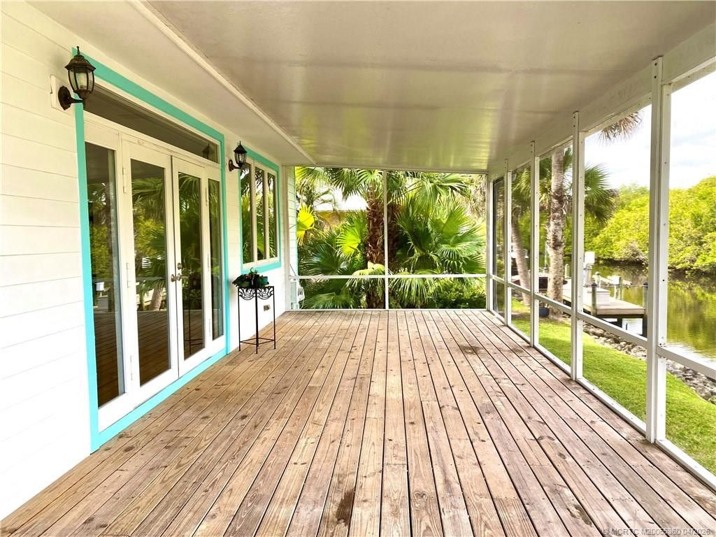 625 Sw Salerno Road Property Photo 12