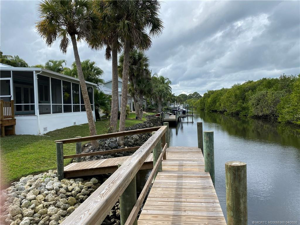 625 Sw Salerno Road Property Photo 15