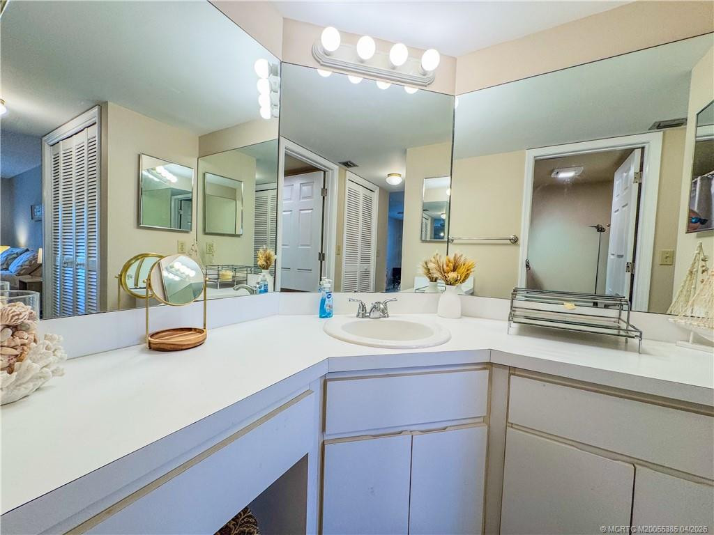 950 S Kanner Highway Un204 Property Photo 13