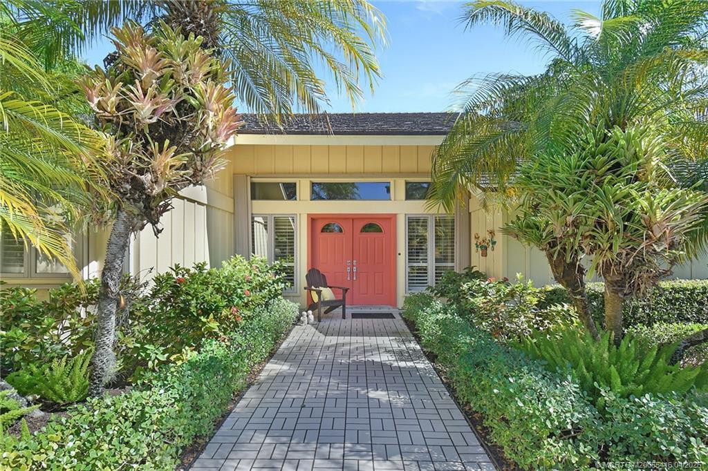 6111 Se Winged Foot Drive Property Photo 1