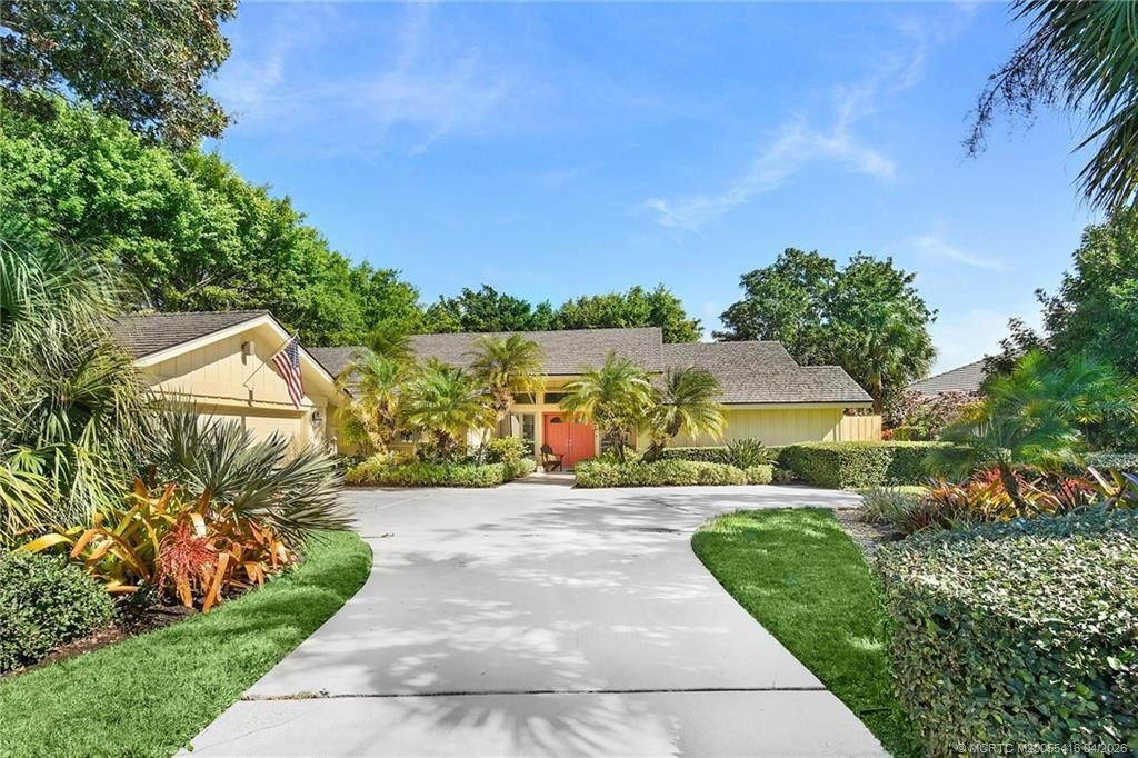 6111 Se Winged Foot Drive Property Photo 2