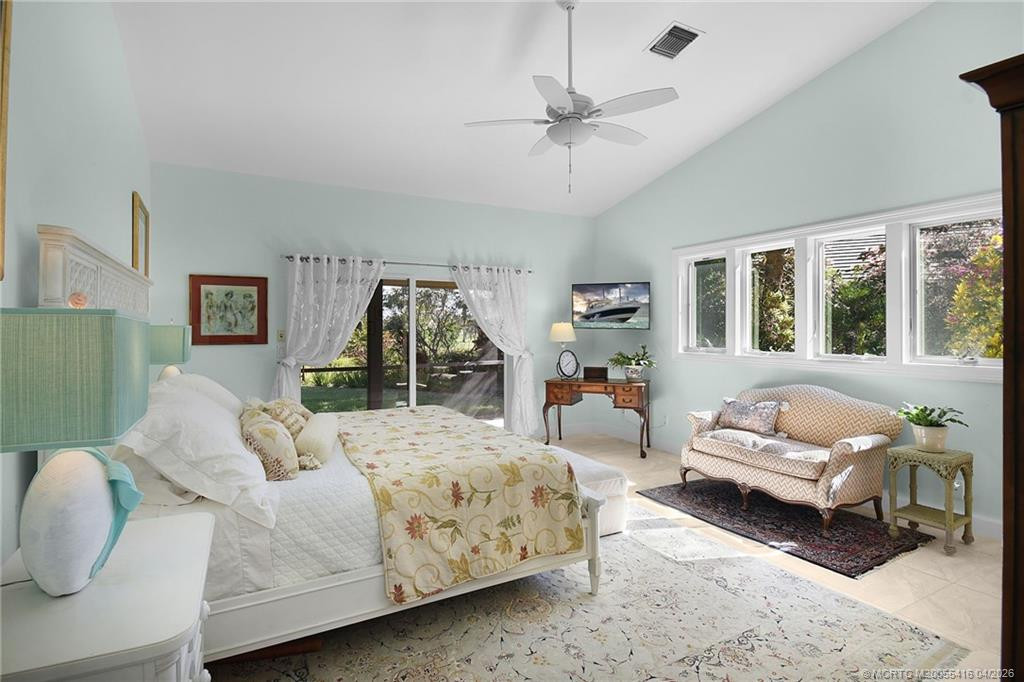 6111 Se Winged Foot Drive Property Photo 10
