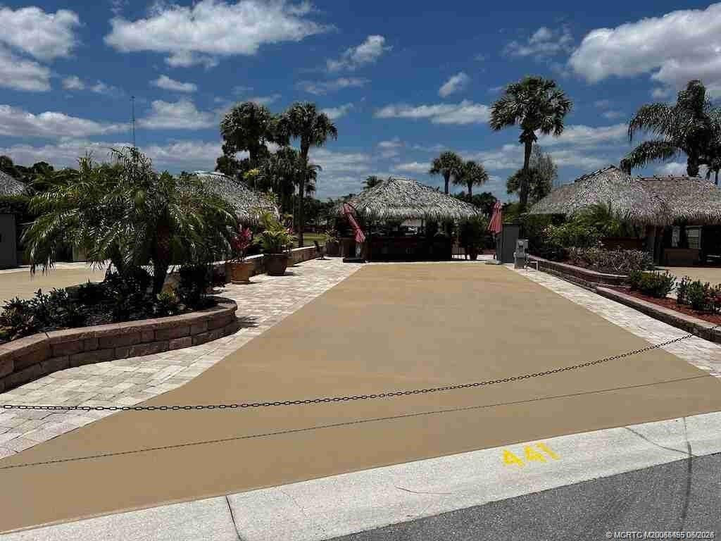 441 NW Sandtrap Lane Property Photo 1