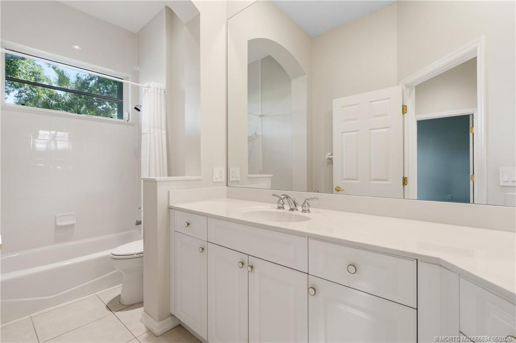 2534 Sw Manor Hill Drive Property Photo 9
