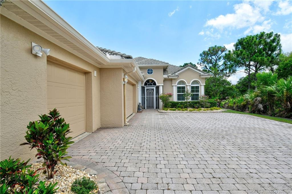 4615 Nw Wandering Oak Court Property Photo 8
