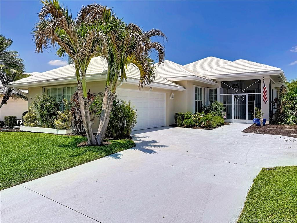 415 SW Fairway Landing