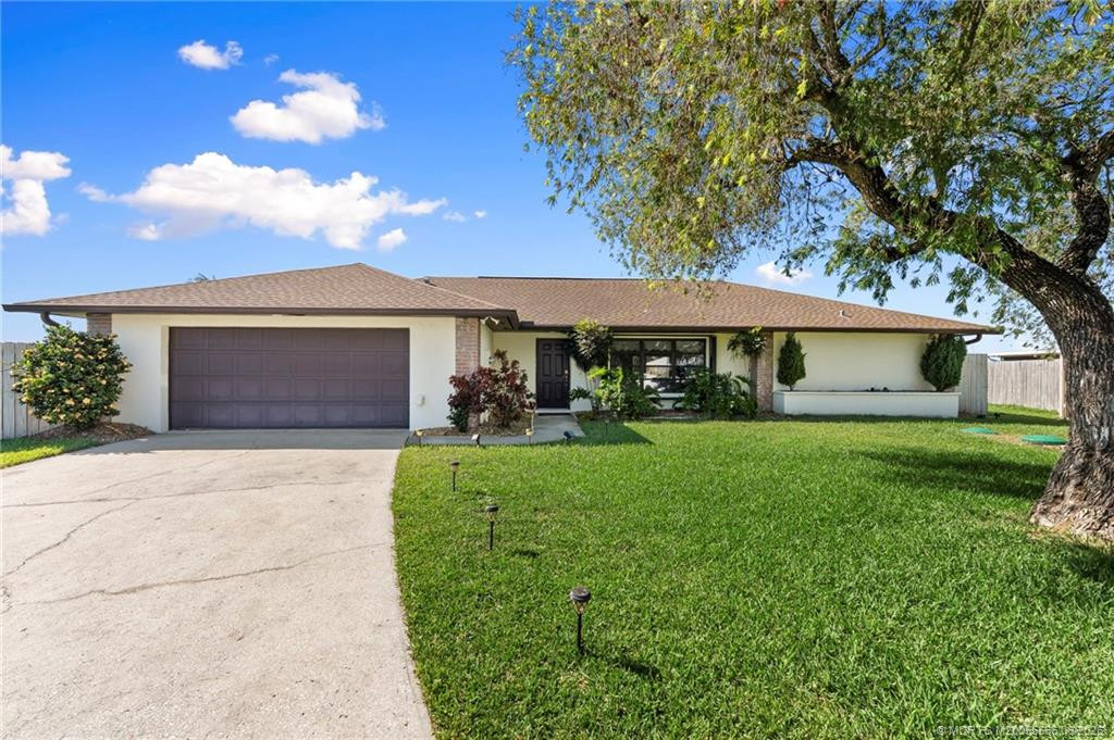 2086 Sw Gull Harbor Lane Property Photo 4