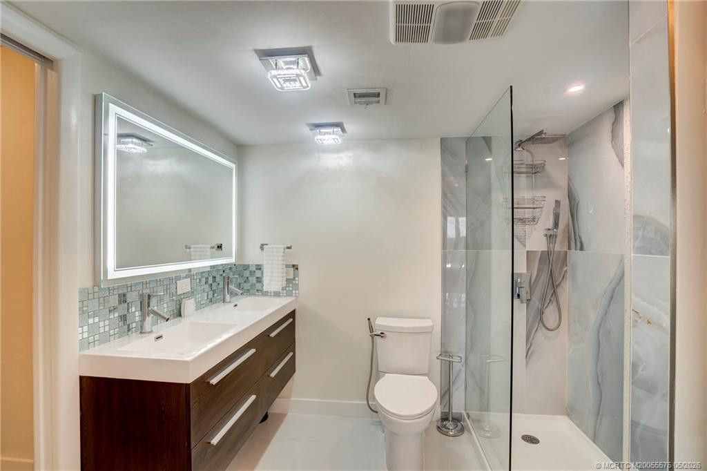 5558 Ne Gulfstream Way Property Photo 27
