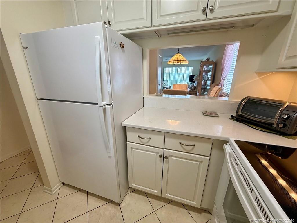 2600 Se Ocean Boulevard Z14 Property Photo 3
