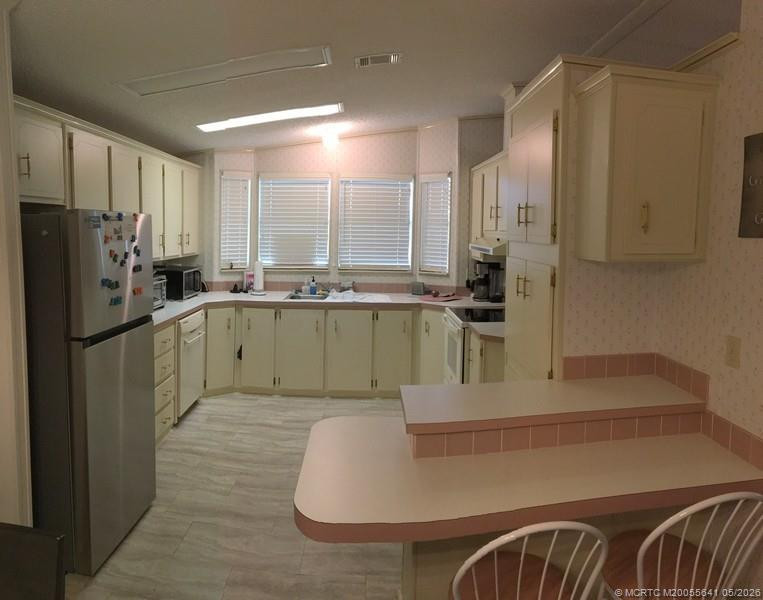 16105 Sw Indianwood Circle J-30 Property Photo 2