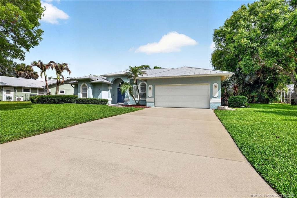 671 Se Pin Oak Terrace Property Photo 4