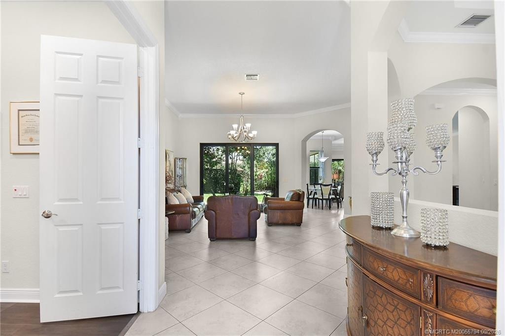 2276 Nw Diamond Creek Way Property Photo 4