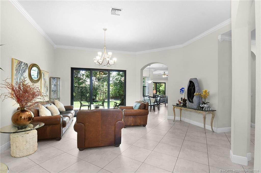 2276 Nw Diamond Creek Way Property Photo 5