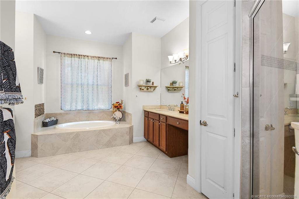 2276 Nw Diamond Creek Way Property Photo 32