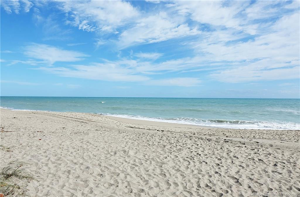 10200 S Ocean Drive 110 Property Photo 21