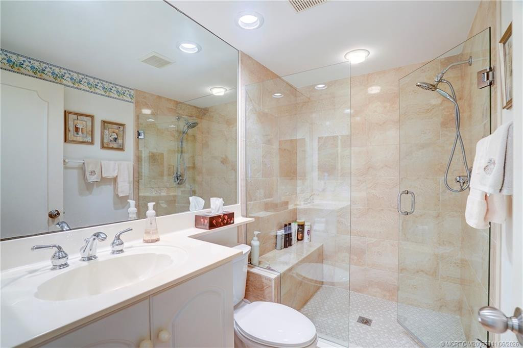 184 Ne Edgewater Drive 1001 Property Photo 21
