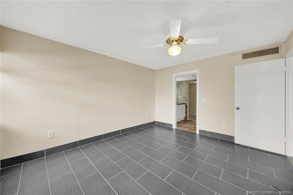 1950 Sw Palm City Road 3-105 Property Photo 8