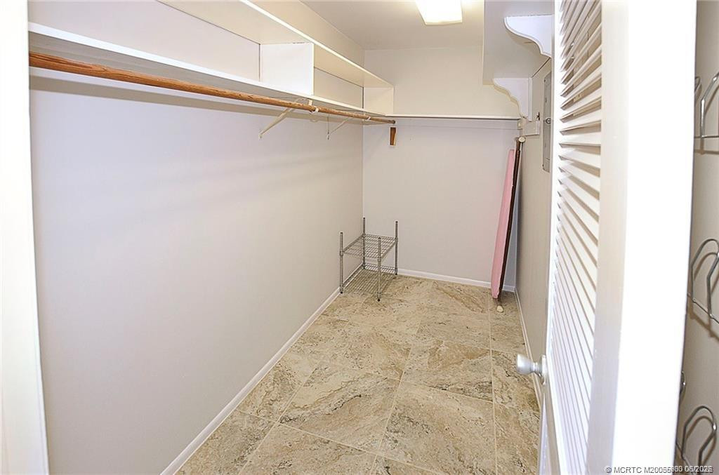 2929 Se Ocean Boulevard 141-2 Property Photo 6