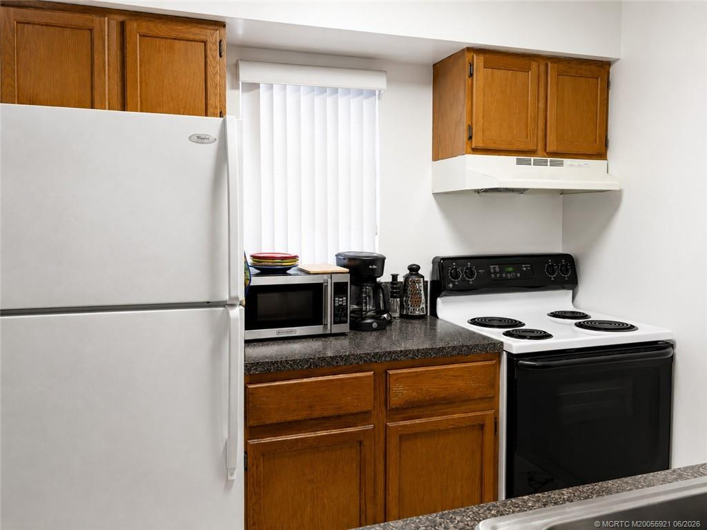 615 Nw Oleander Street 202 Property Photo 10