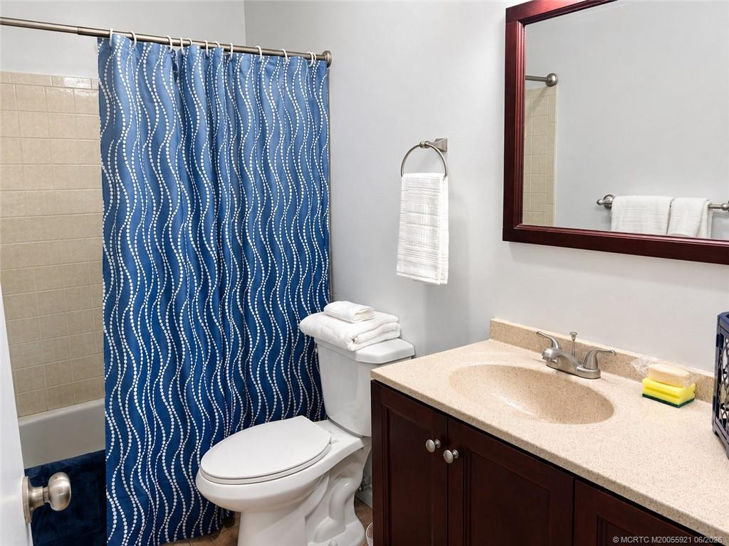 615 Nw Oleander Street 202 Property Photo 12