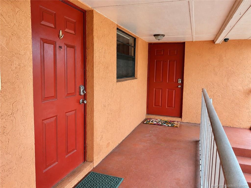 615 Nw Oleander Street 202 Property Photo 18