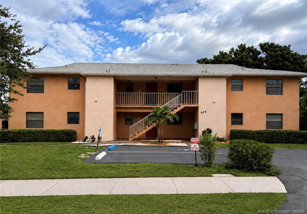 615 Nw Oleander Street 202 Property Photo 19