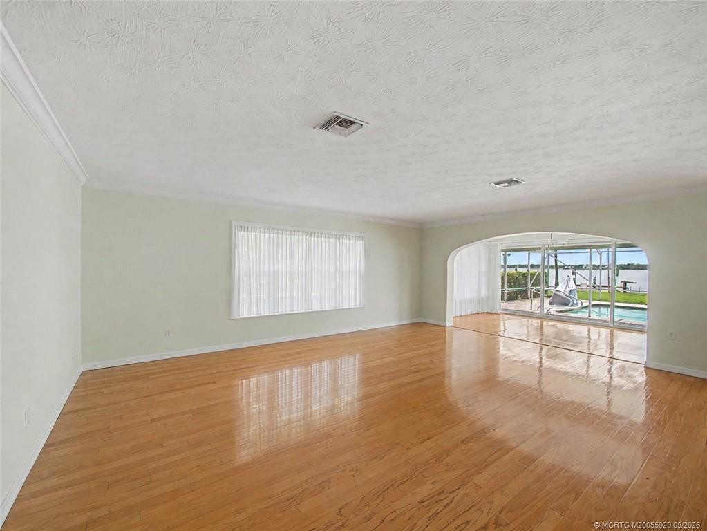 1910 Nw Cove Circle Property Photo 27